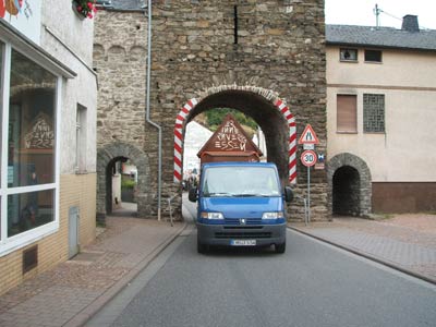 Mit der COF durch das Tor von Dausenau an der Lahn