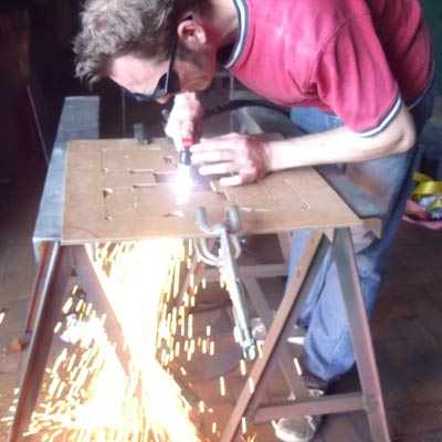 St&uuml;hle in Arbeit, Plasmaschnitt